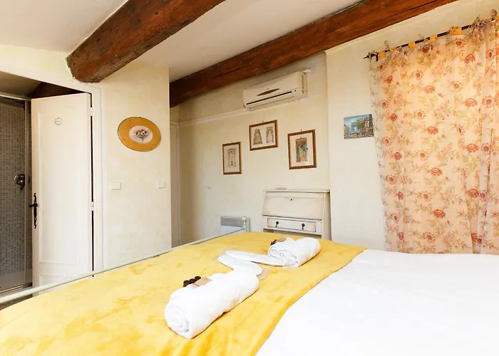 De Sophie Yourhosthelper Apartment *